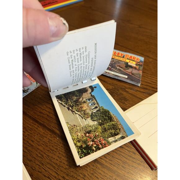 Vintage Lot Of 8 Miniature Views Souvenir Booklets Canada California West Point - Picture 10 of 10